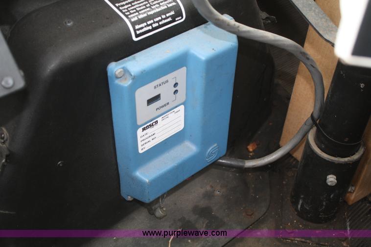 image for item F2958 1996 International 4900 oil distributor truck