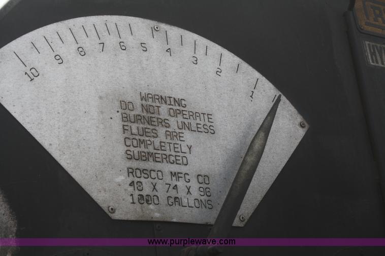 image for item F2958 1996 International 4900 oil distributor truck