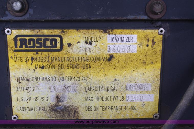 image for item F2958 1996 International 4900 oil distributor truck