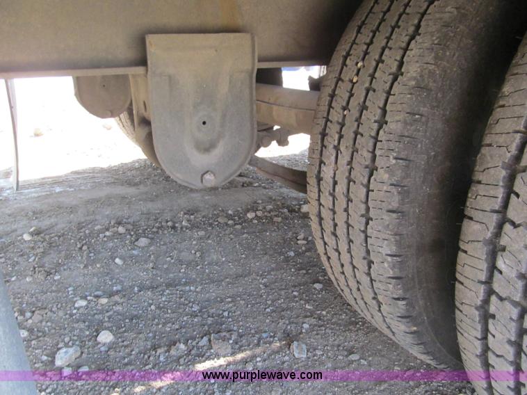 image for item F3151 2005 Interstate Trailers gooseneck flatbed trailer