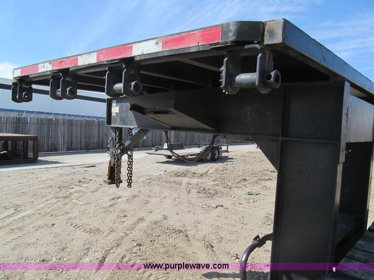 image for item F3151 2005 Interstate Trailers gooseneck flatbed trailer