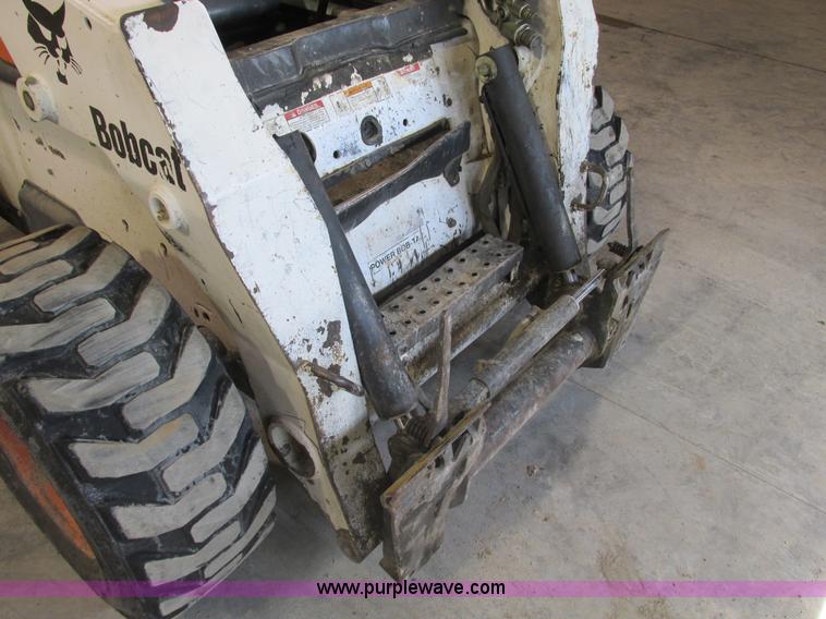 image for item F4378 2004 Bobcat S220 turbo skid steer