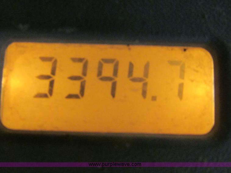 image for item F4378 2004 Bobcat S220 turbo skid steer