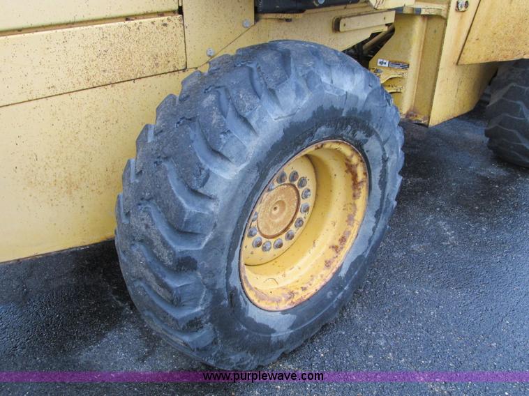 image for item F4391 1994 John Deere 544G front wheel loader