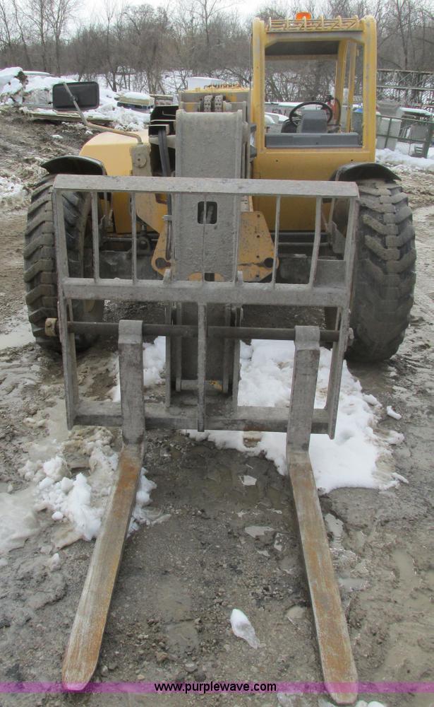 image for item F4406 1999 Gehl Dynalift DL6L-42 telehandler