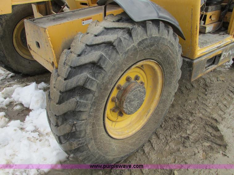 image for item F4406 1999 Gehl Dynalift DL6L-42 telehandler