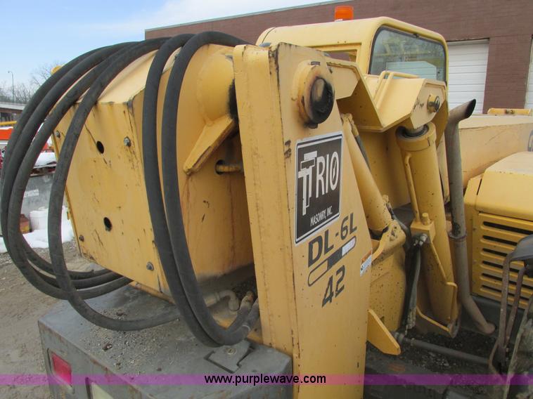 image for item F4406 1999 Gehl Dynalift DL6L-42 telehandler