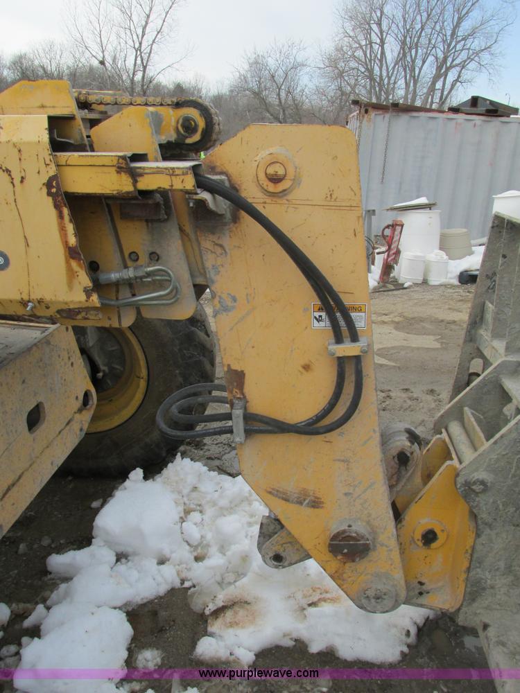 image for item F4406 1999 Gehl Dynalift DL6L-42 telehandler