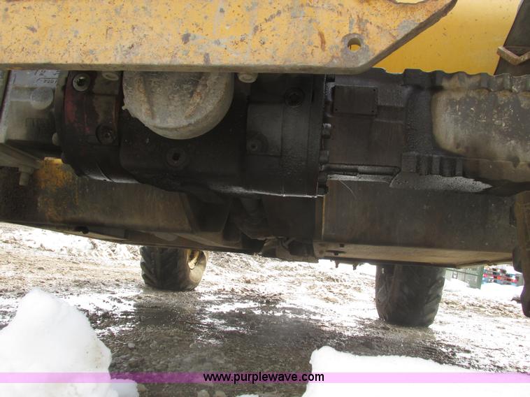 image for item F4406 1999 Gehl Dynalift DL6L-42 telehandler