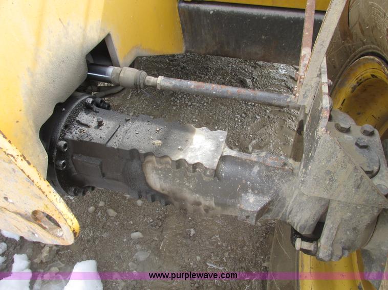 image for item F4406 1999 Gehl Dynalift DL6L-42 telehandler