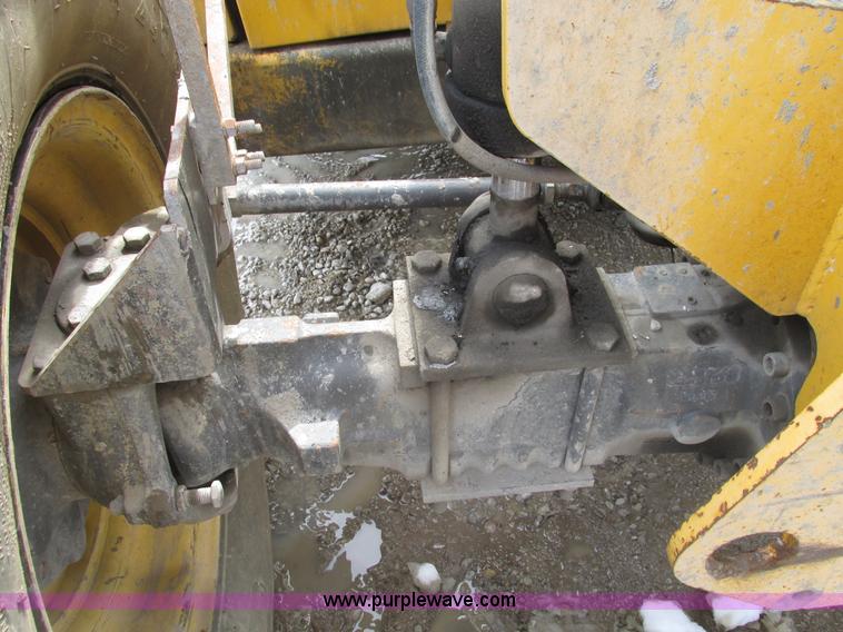 image for item F4406 1999 Gehl Dynalift DL6L-42 telehandler