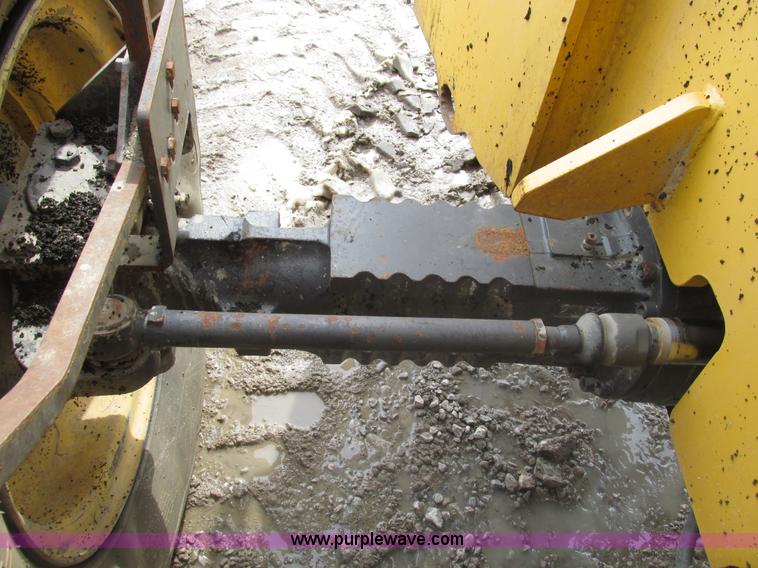 image for item F4406 1999 Gehl Dynalift DL6L-42 telehandler