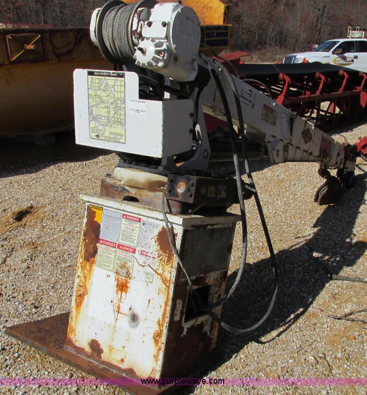 image for item F4717 1999 IMT 3816 service truck boom