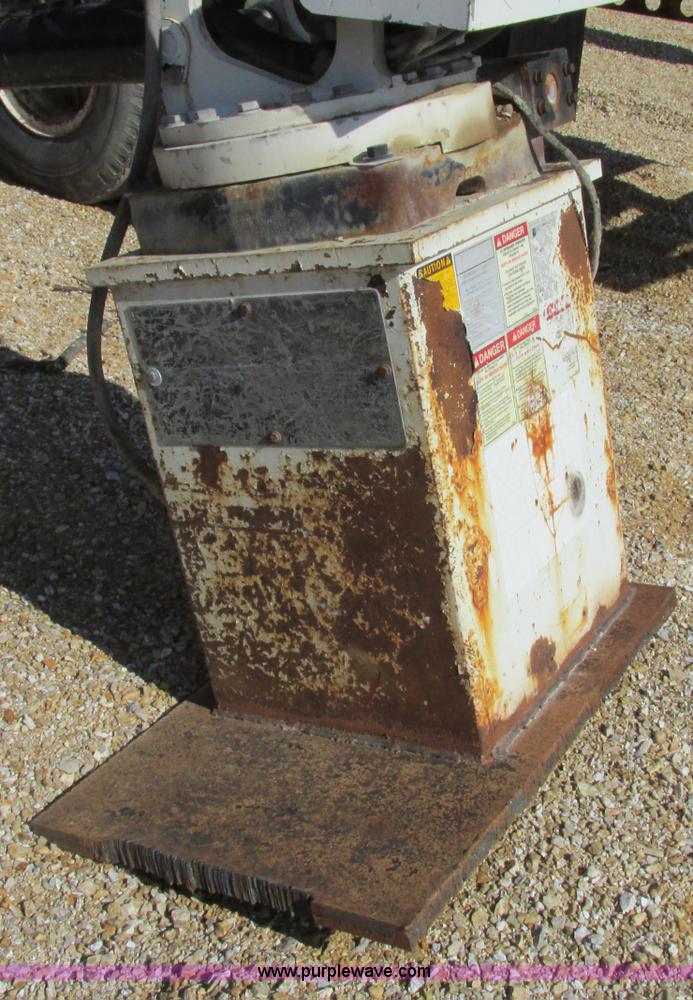 image for item F4717 1999 IMT 3816 service truck boom