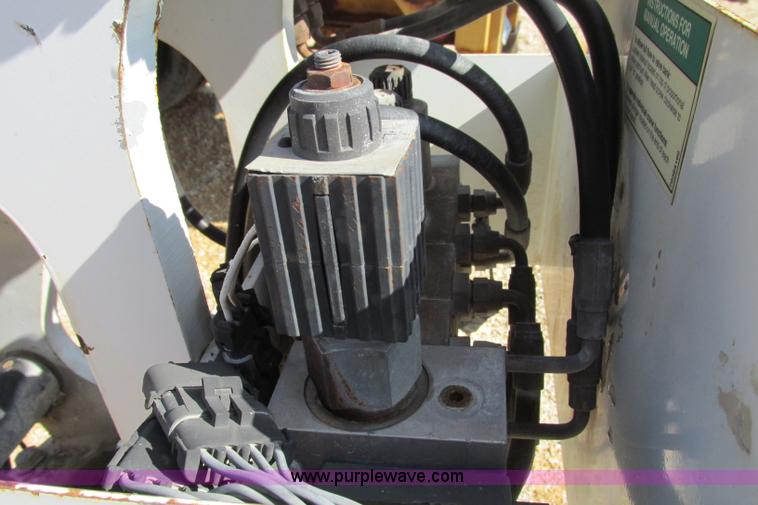 image for item F4717 1999 IMT 3816 service truck boom