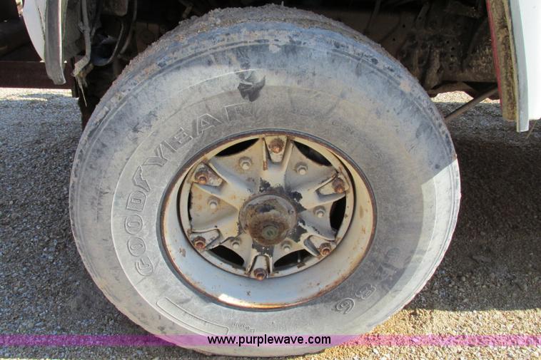 image for item F4718 1978 Ford 9000 water truck