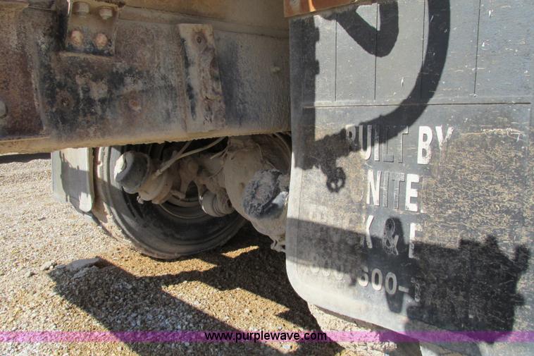 image for item F4718 1978 Ford 9000 water truck