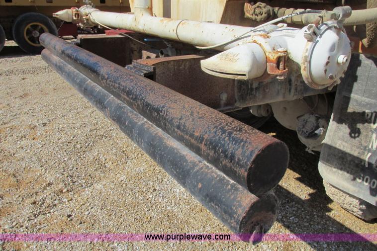 image for item F4718 1978 Ford 9000 water truck