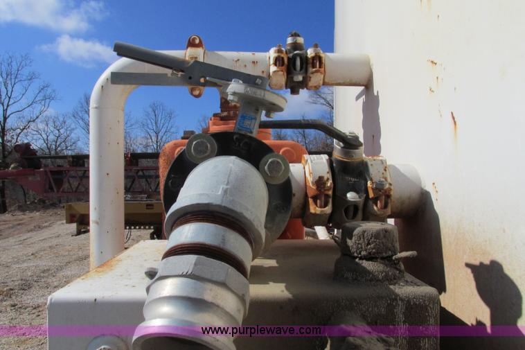 image for item F4718 1978 Ford 9000 water truck