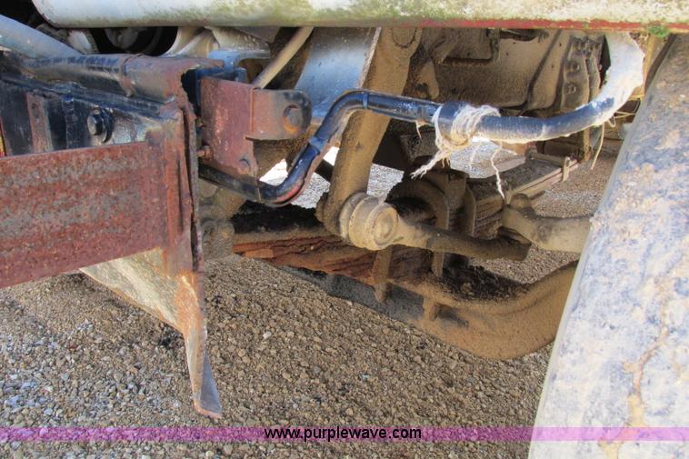 image for item F4718 1978 Ford 9000 water truck