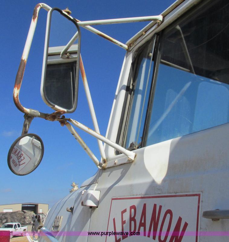 image for item F4718 1978 Ford 9000 water truck