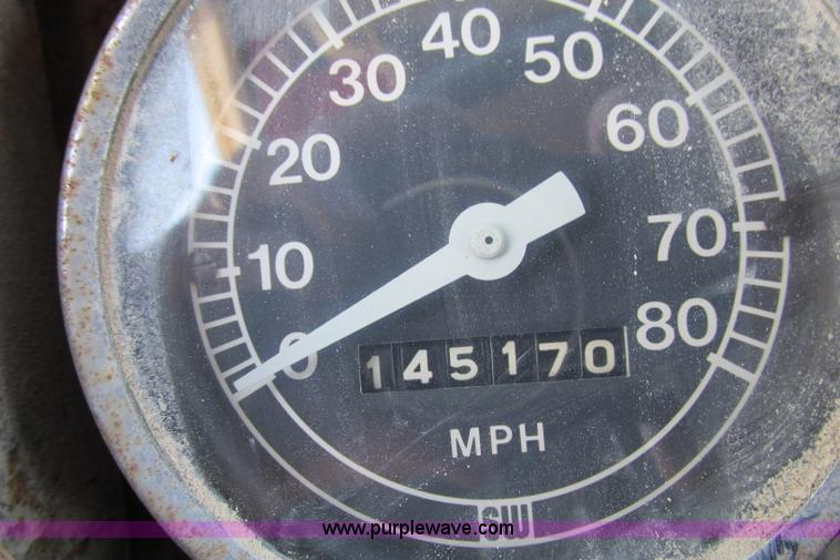 image for item F4718 1978 Ford 9000 water truck