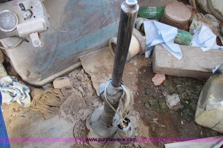 image for item F4718 1978 Ford 9000 water truck