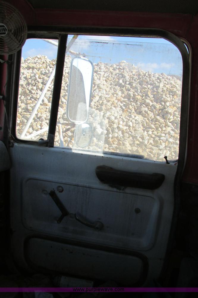 image for item F4718 1978 Ford 9000 water truck