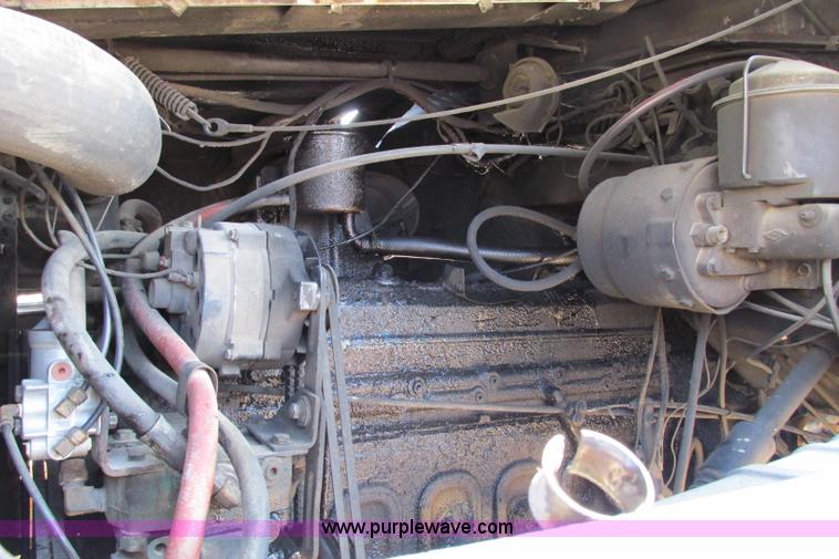 image for item F4718 1978 Ford 9000 water truck