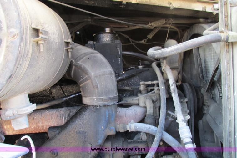 image for item F4718 1978 Ford 9000 water truck