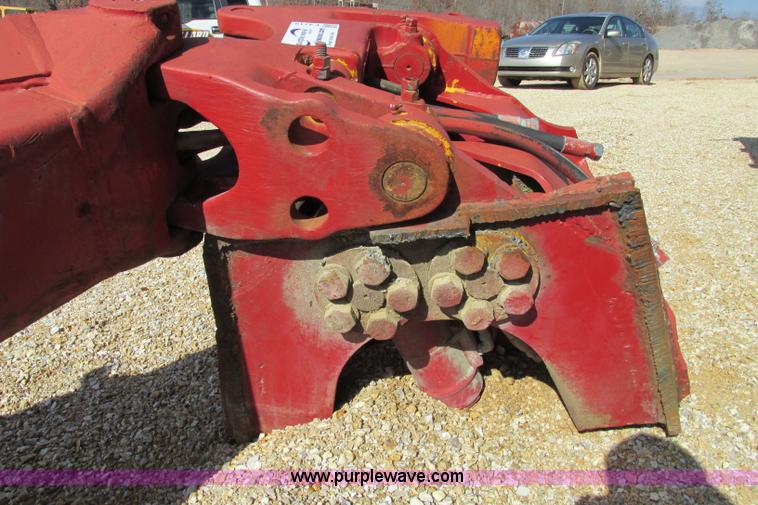 image for item F4719 Crusher feed backhoe boom