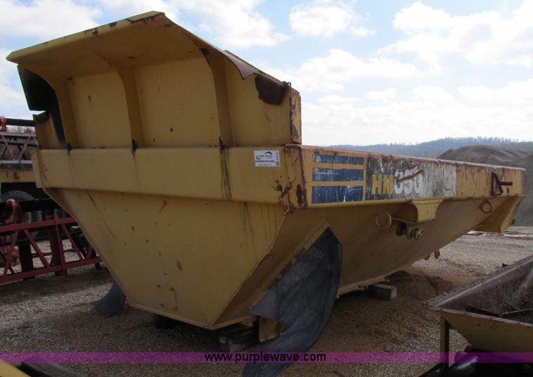 image for item F4722 Komatsu HM350 bed and lift cylinders