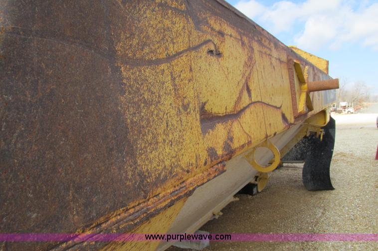 image for item F4722 Komatsu HM350 bed and lift cylinders