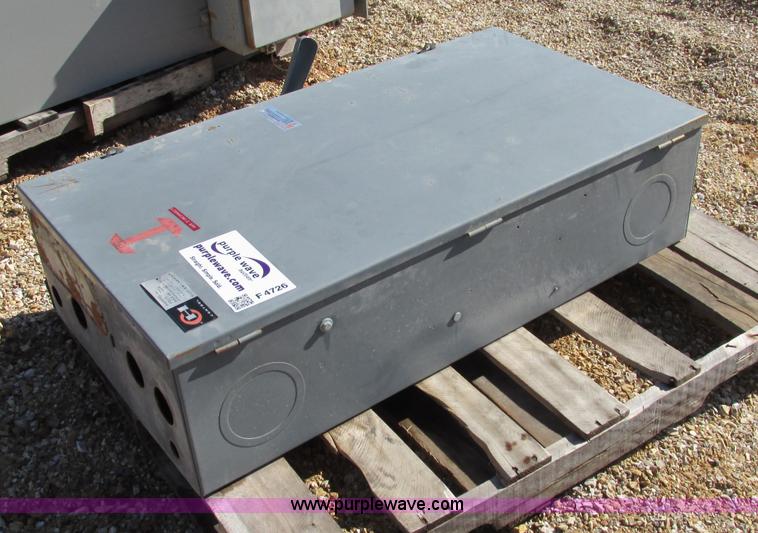 image for item F4726 Cutler Hammer 600 amp fuse disconnect