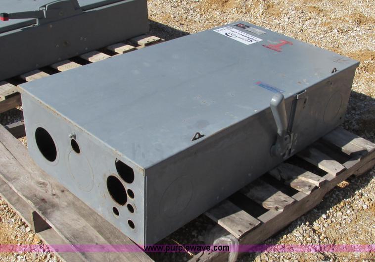 image for item F4726 Cutler Hammer 600 amp fuse disconnect