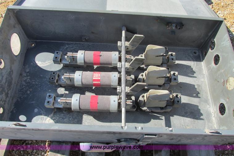 image for item F4726 Cutler Hammer 600 amp fuse disconnect