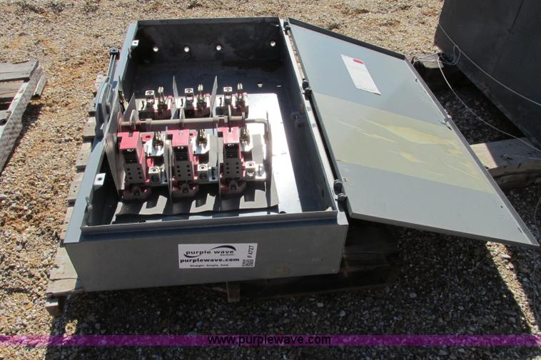 image for item F4727 Square D 400 amp fuse disconnect