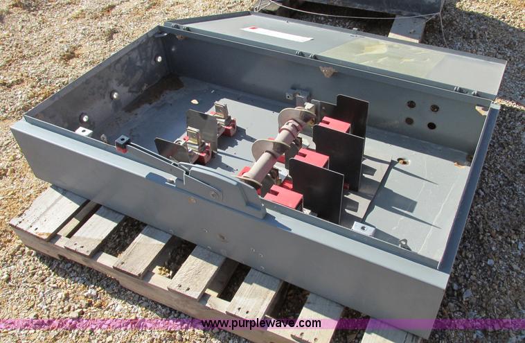 image for item F4727 Square D 400 amp fuse disconnect