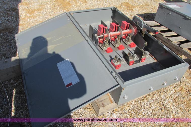 image for item F4727 Square D 400 amp fuse disconnect