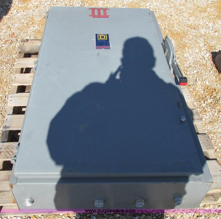 image for item F4727 Square D 400 amp fuse disconnect