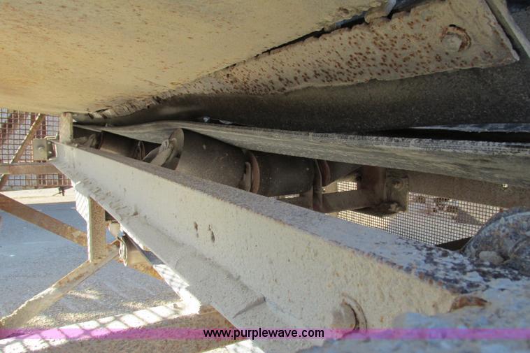 image for item F4731 Simplicity Screen electric single deck vibratory conveyor