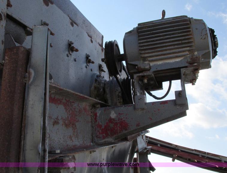 image for item F4731 Simplicity Screen electric single deck vibratory conveyor