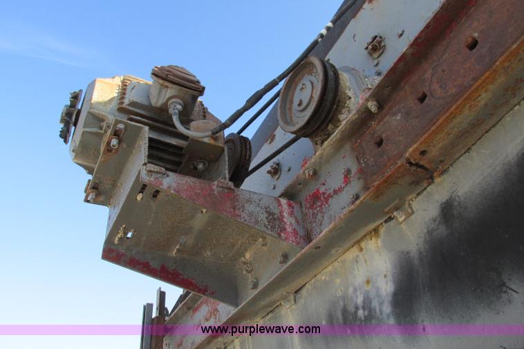 image for item F4731 Simplicity Screen electric single deck vibratory conveyor