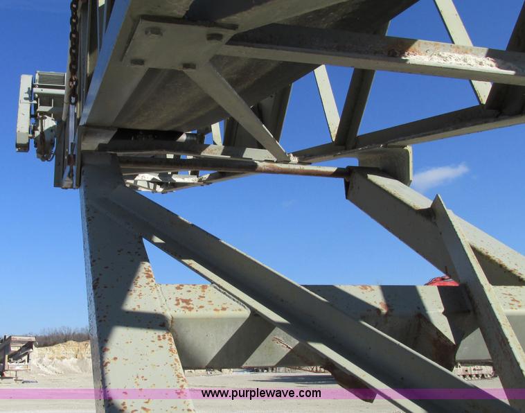 image for item F4732 2000 Production engineered Products portable stacking conveyor