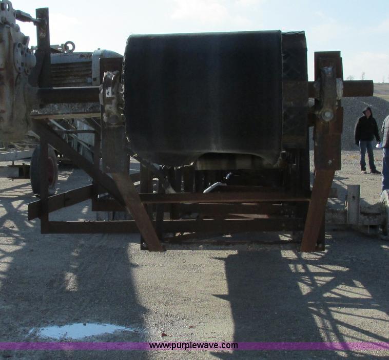 image for item F4733 Telesmith stacking conveyor