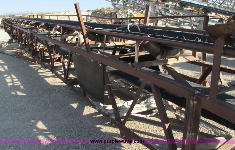 image for item F4733 Telesmith stacking conveyor