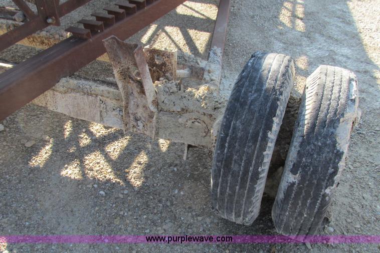 image for item F4735 Telesmith stacking conveyor