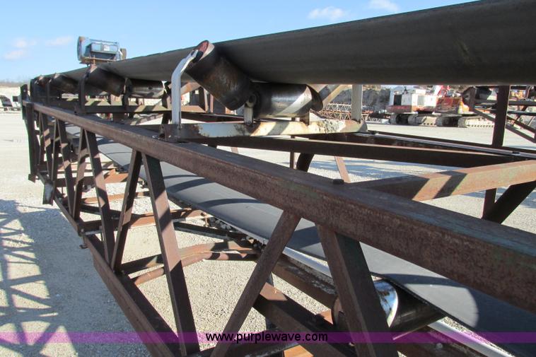 image for item F4735 Telesmith stacking conveyor