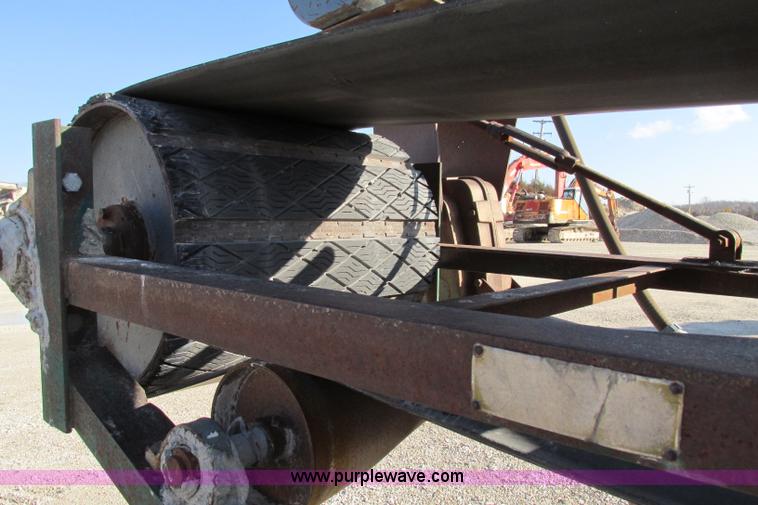 image for item F4735 Telesmith stacking conveyor