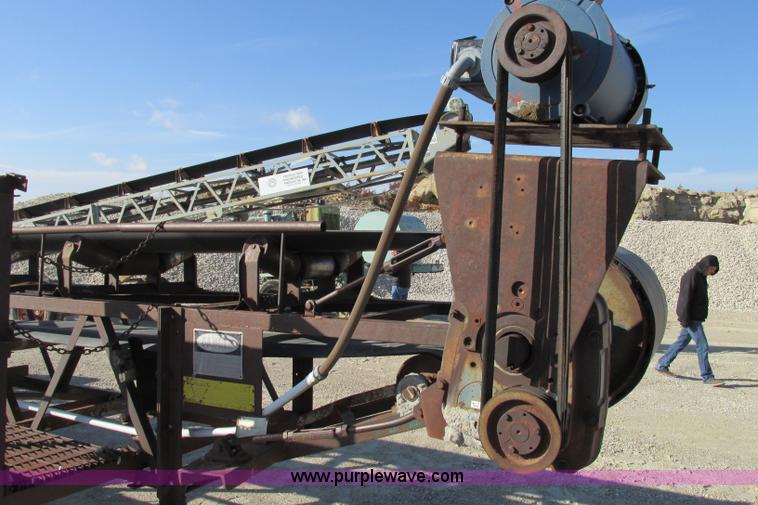 image for item F4735 Telesmith stacking conveyor